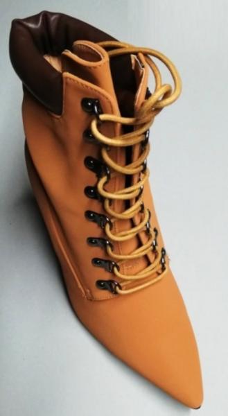 HIGH-HEEL-STIEFLETTE